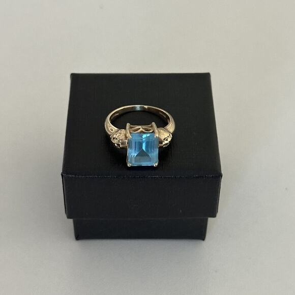 Cyde Duneier Designer 10K Yellow Gold Blue Topaz Emerald Cut Ring Size 6 - Picture 2 of 16